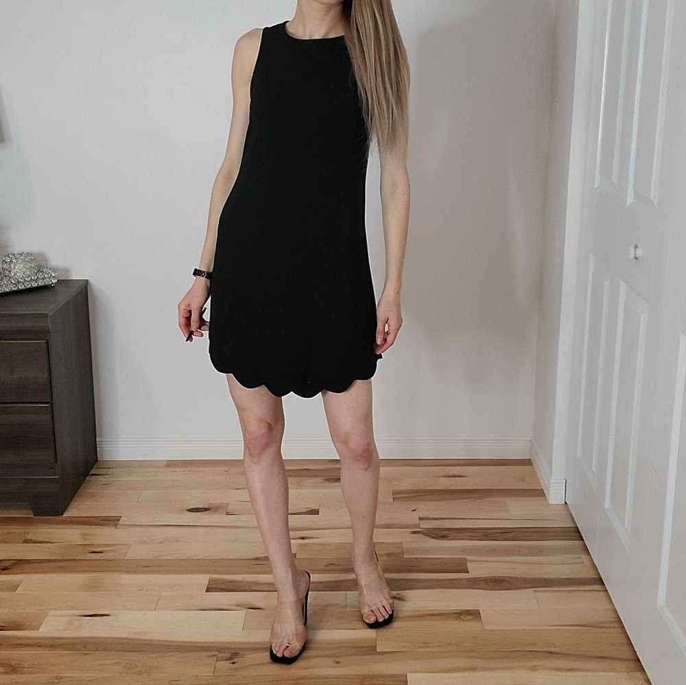 Monteau scallop base dress